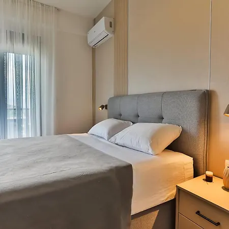 Dadi Plaza Premium Appartement *
