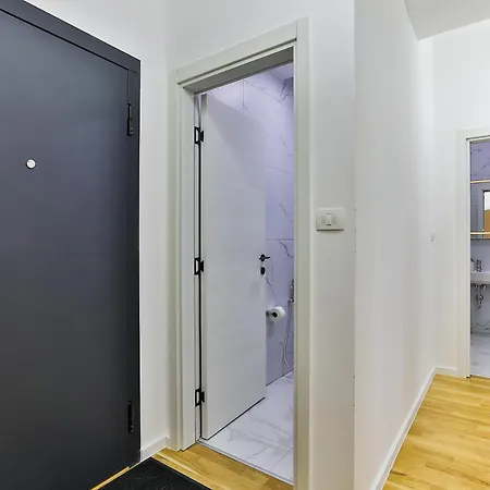 Dadi Plaza Premium Appartement *