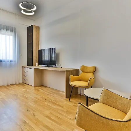 Dadi Plaza Premium Appartement *