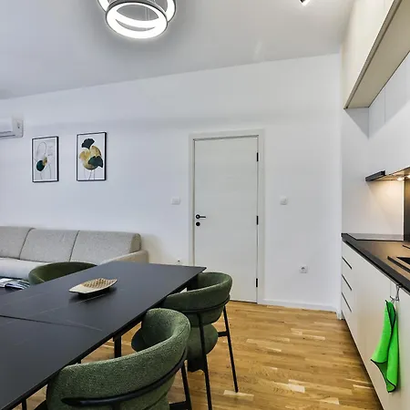 Dadi Plaza Premium Appartement *