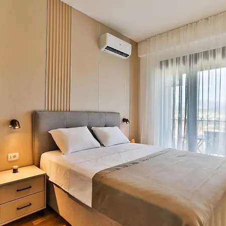 Dadi Plaza Premium